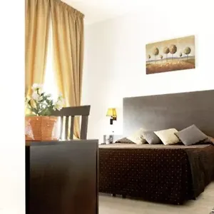 Roman Residence בית הארחה רומא